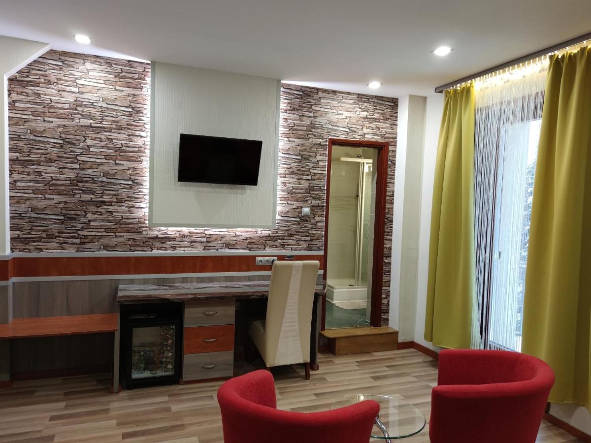 Fortuna Hotel มิชโคลซ์ ภายนอก รูปภาพ