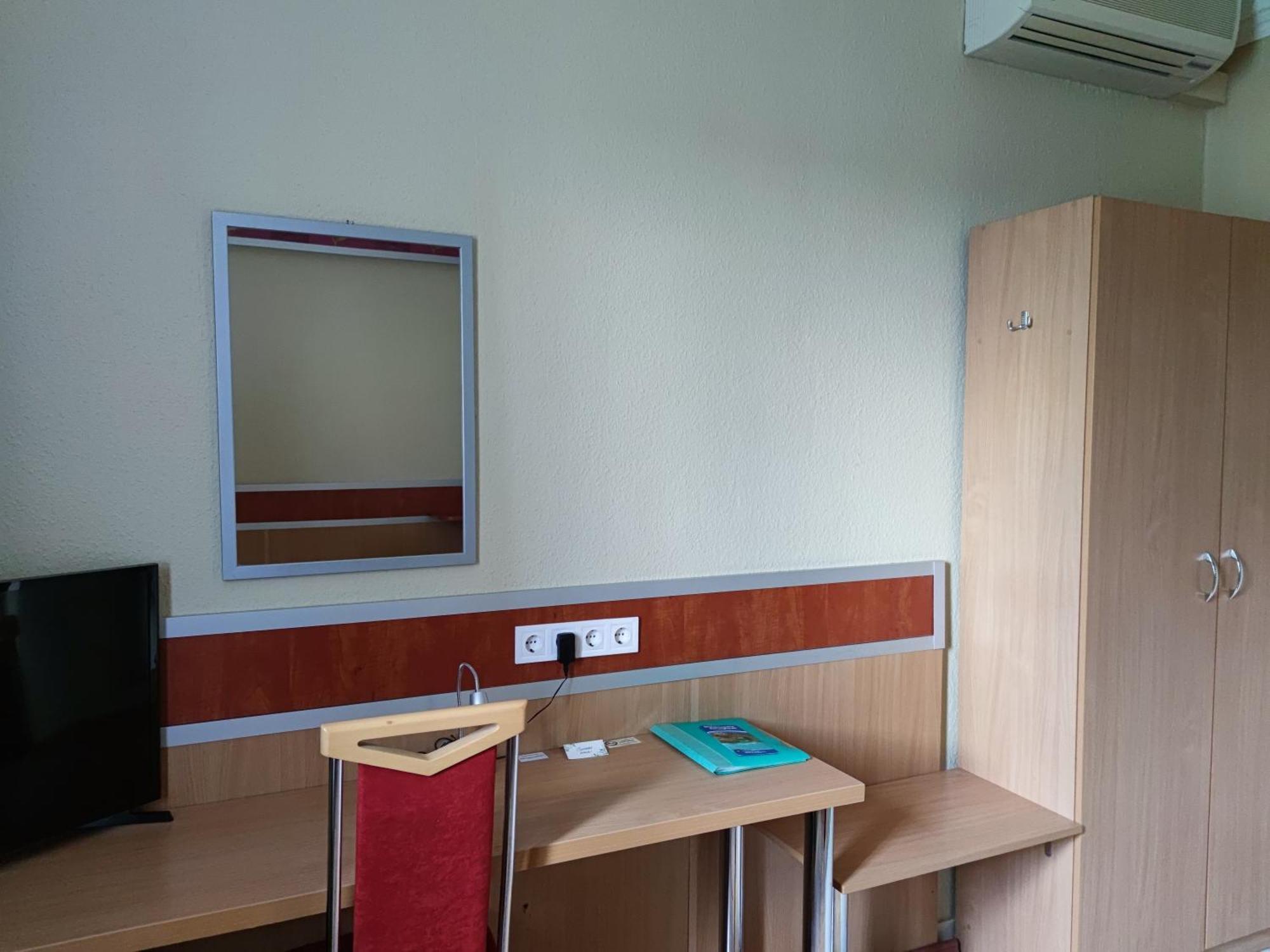 Fortuna Hotel มิชโคลซ์ ภายนอก รูปภาพ