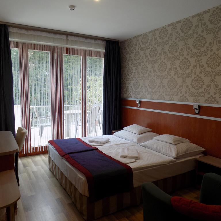 Fortuna Hotel มิชโคลซ์ ภายนอก รูปภาพ