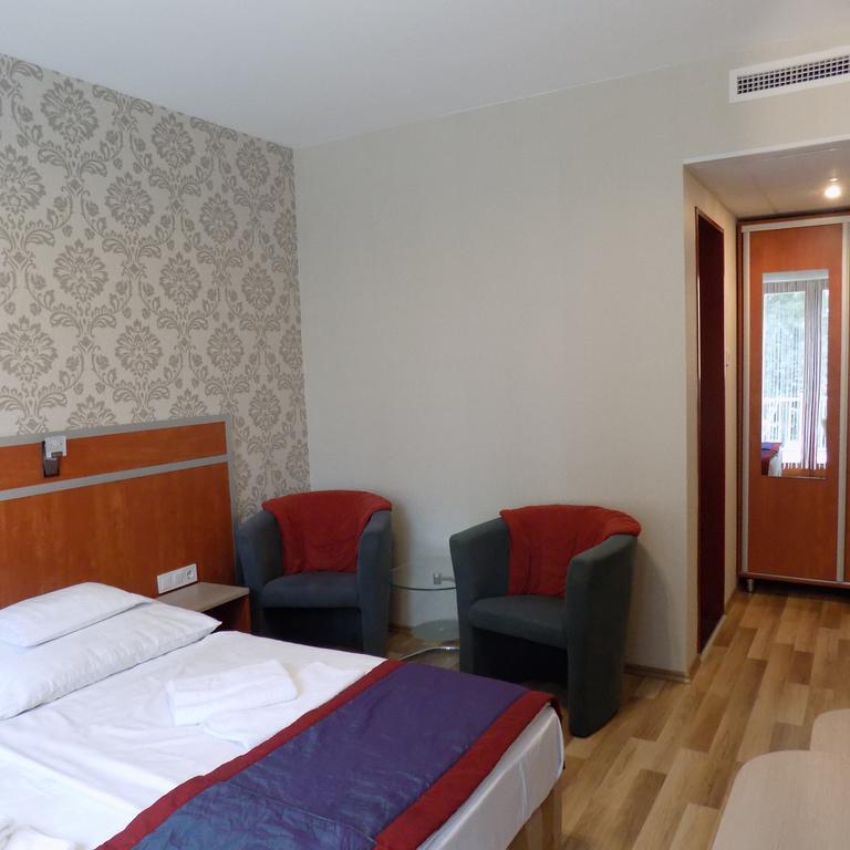 Fortuna Hotel มิชโคลซ์ ภายนอก รูปภาพ